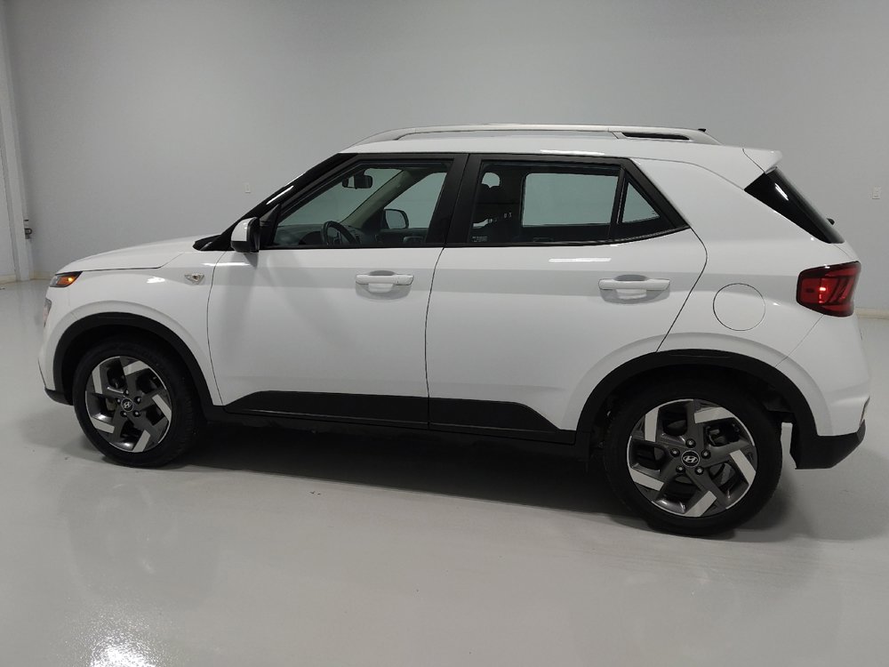 Used 2022 Hyundai Venue SEL image 3