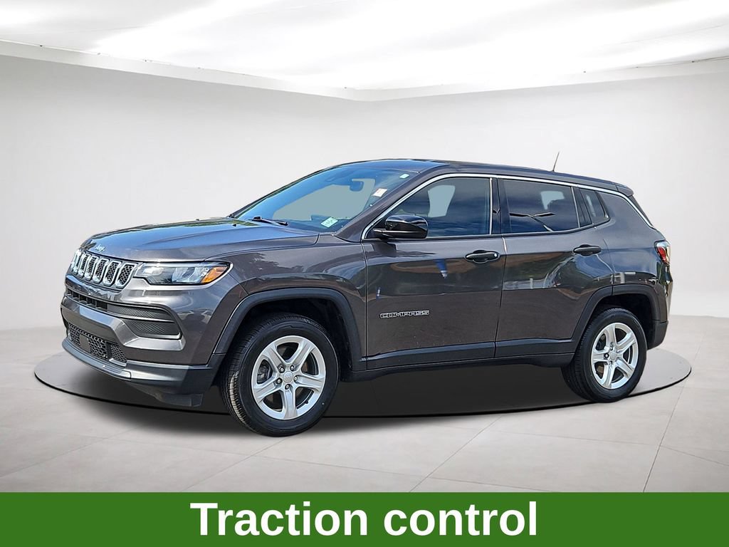 Used 2023 Jeep Compass Sport AWD/4WD image 3