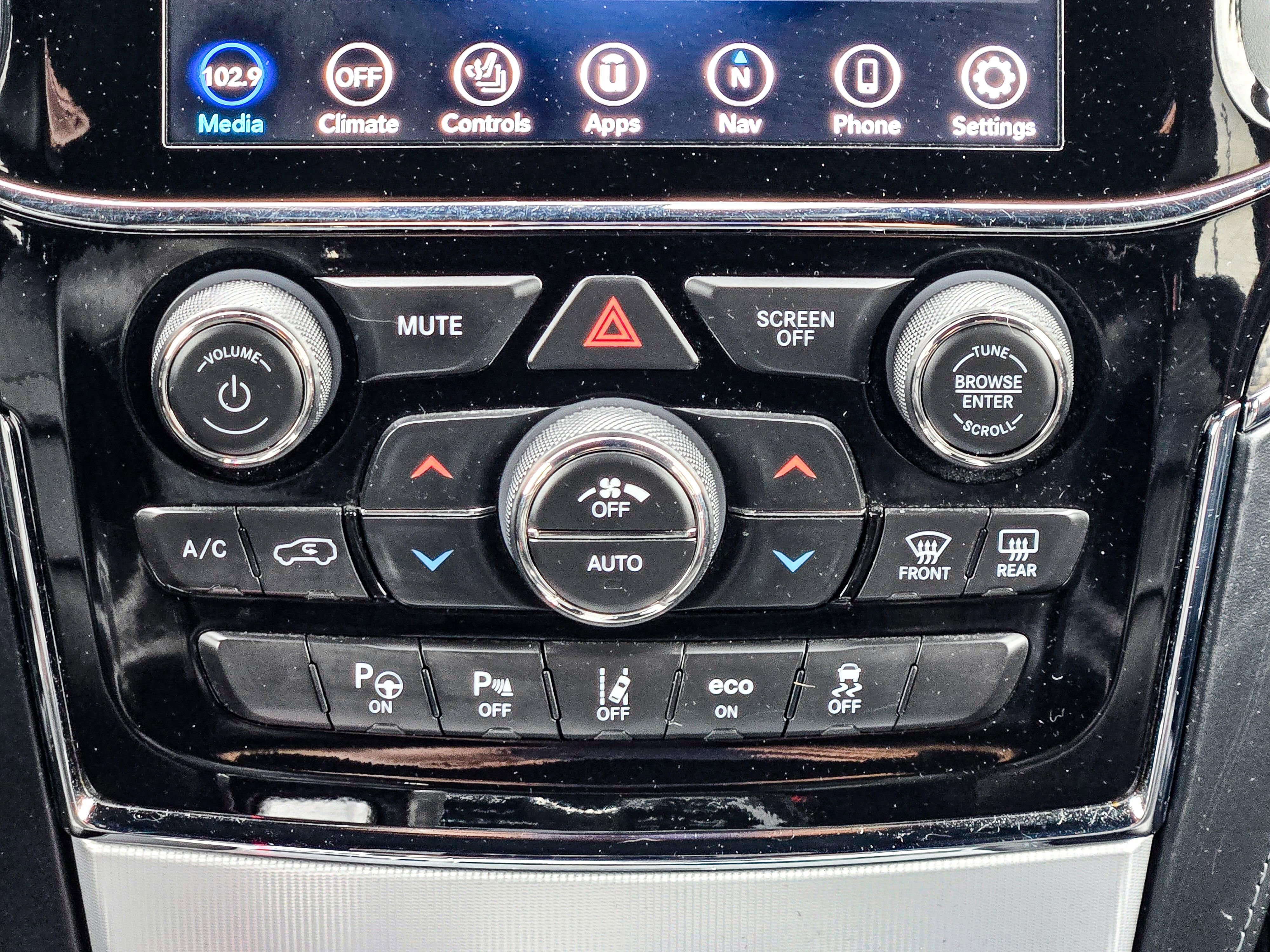 Used 2020 Jeep Grand Cherokee SRT image 37