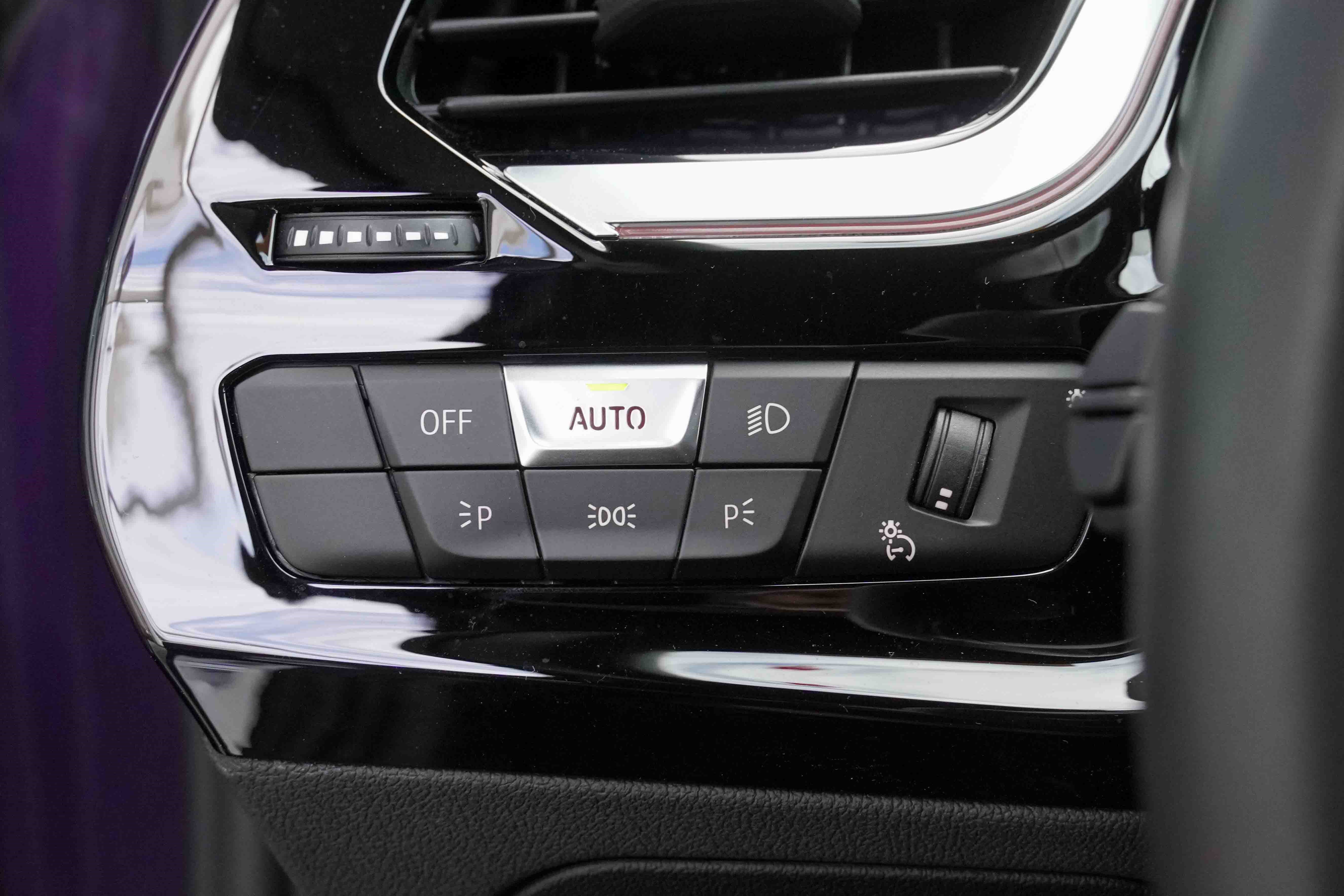 Certified 2025 BMW Z4 M40i w/ Premium Package image 17