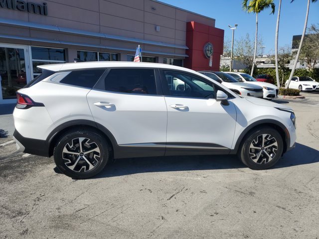 Used 2024 Kia Sportage EX image 8