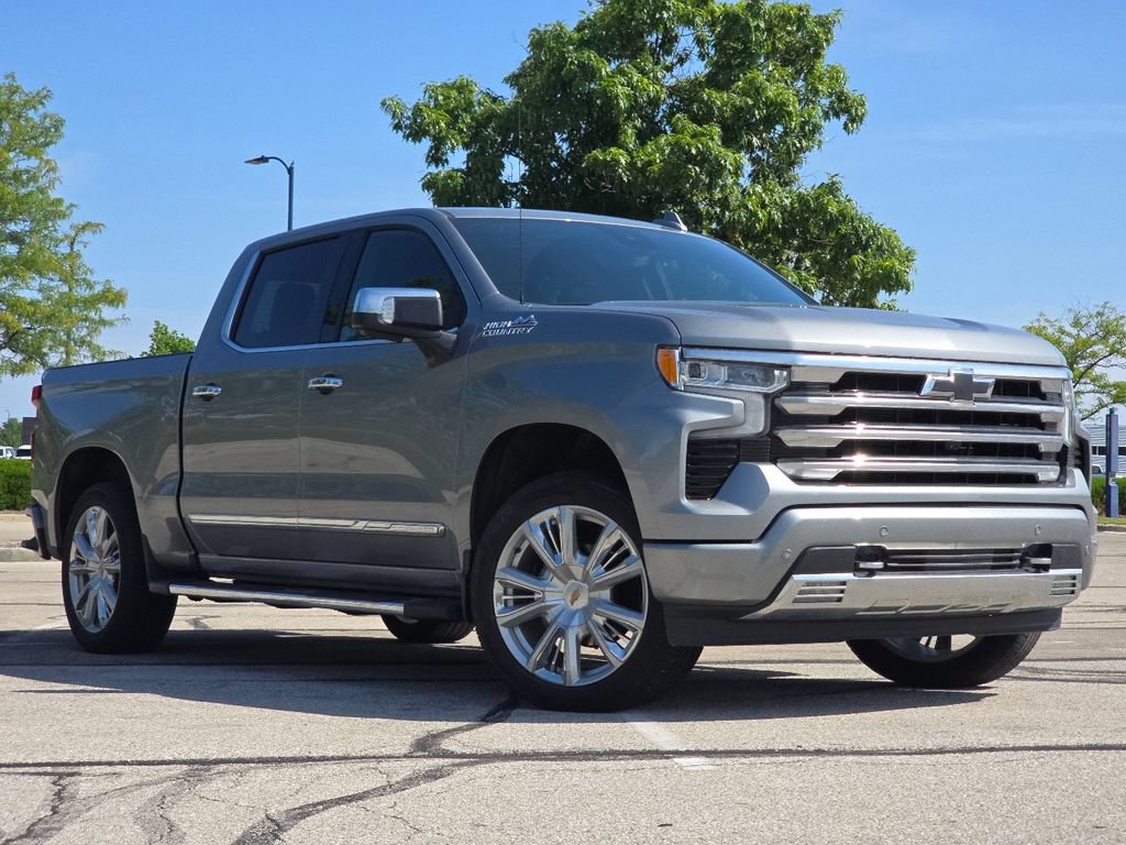 Used 2024 Chevrolet Silverado 1500 High Country w/ Technology Package AWD/4WD image 2
