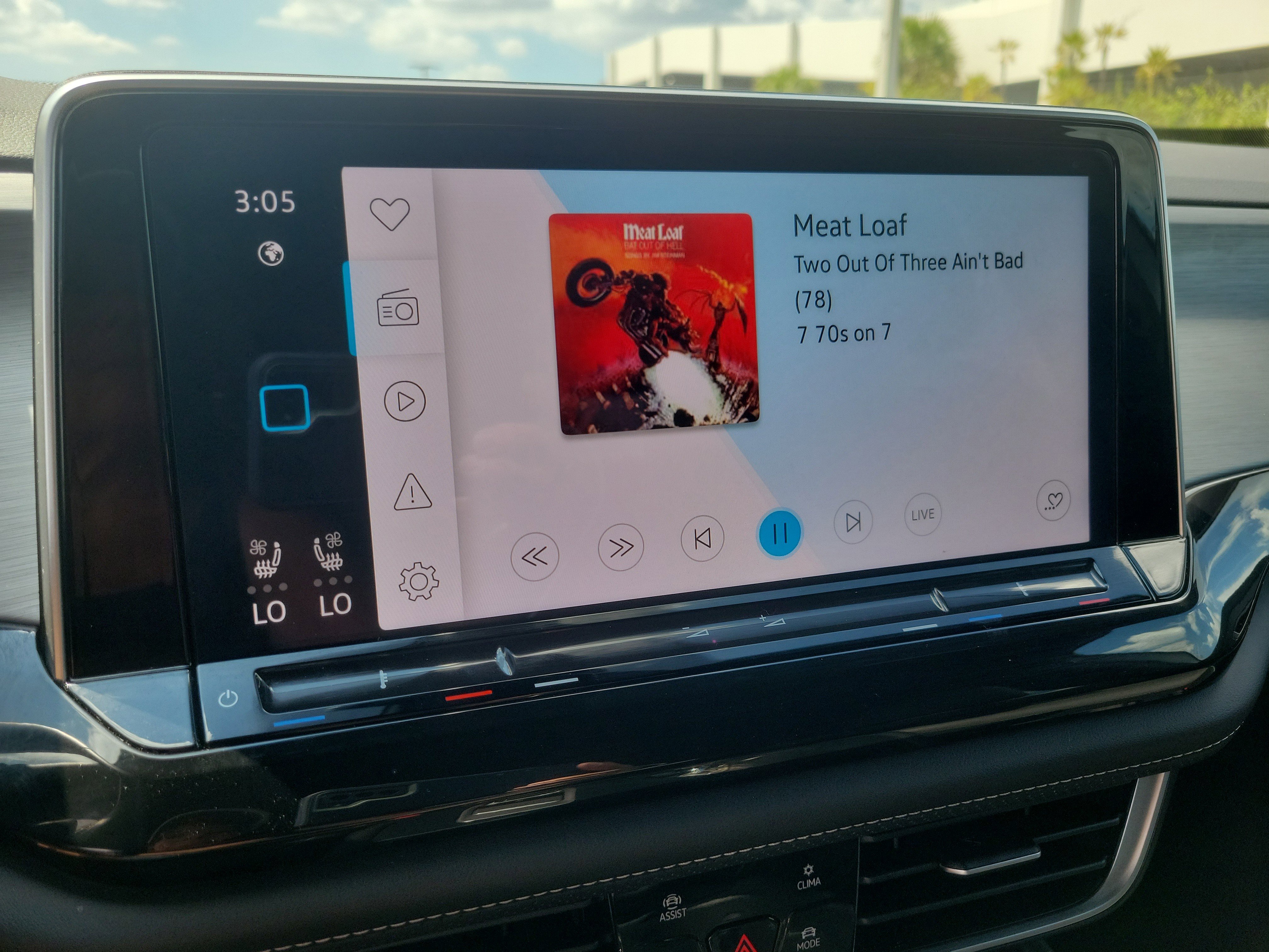 Used 2025 Volkswagen Atlas Cross Sport SE image 29