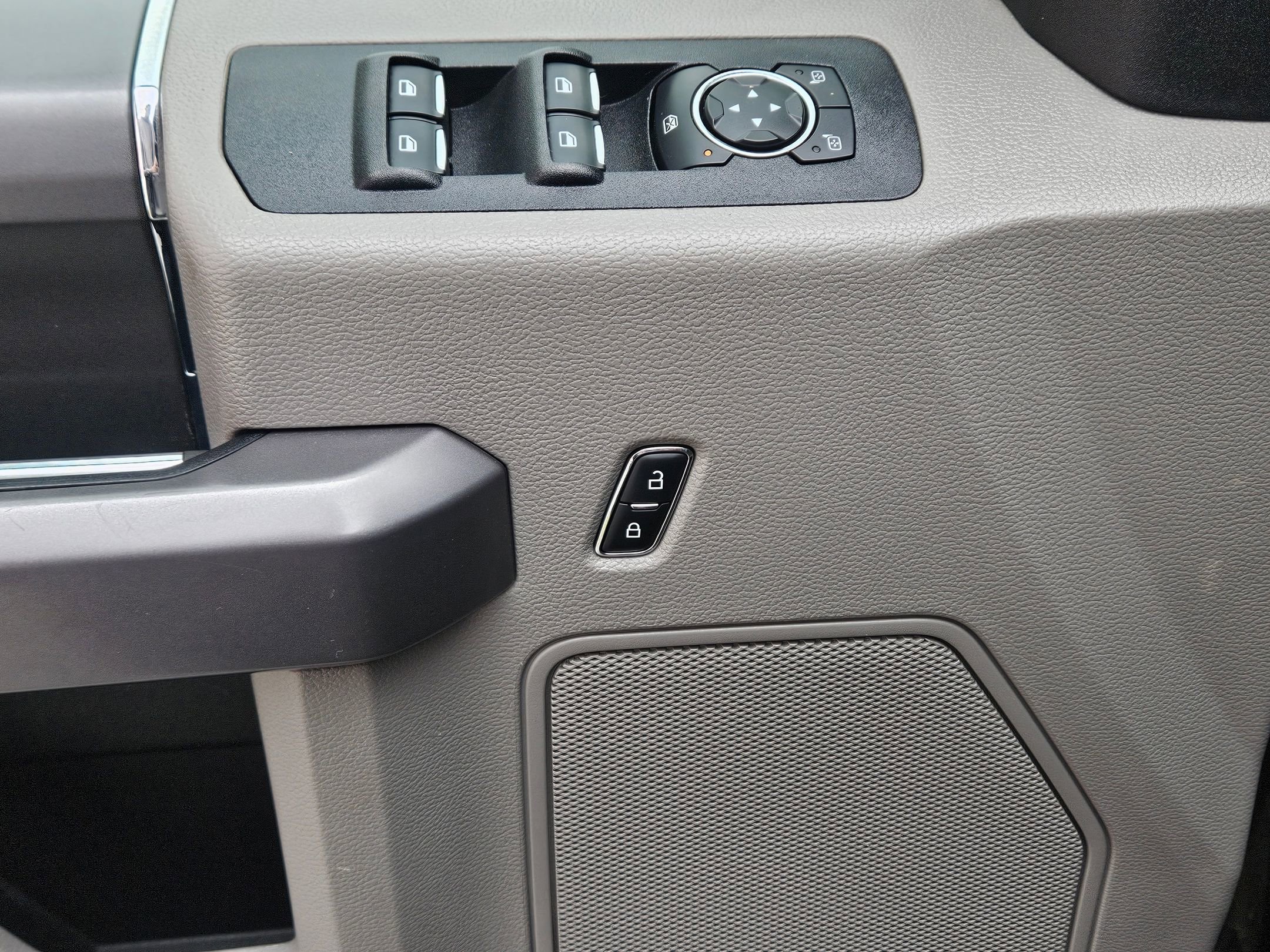 Used 2018 Ford F150 XLT w/ Equipment Group 302A Luxury image 16