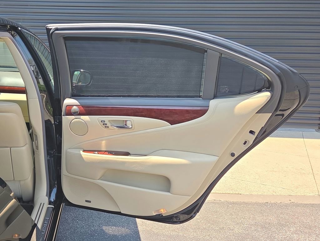 Used 2007 Lexus LS 460 L image 23