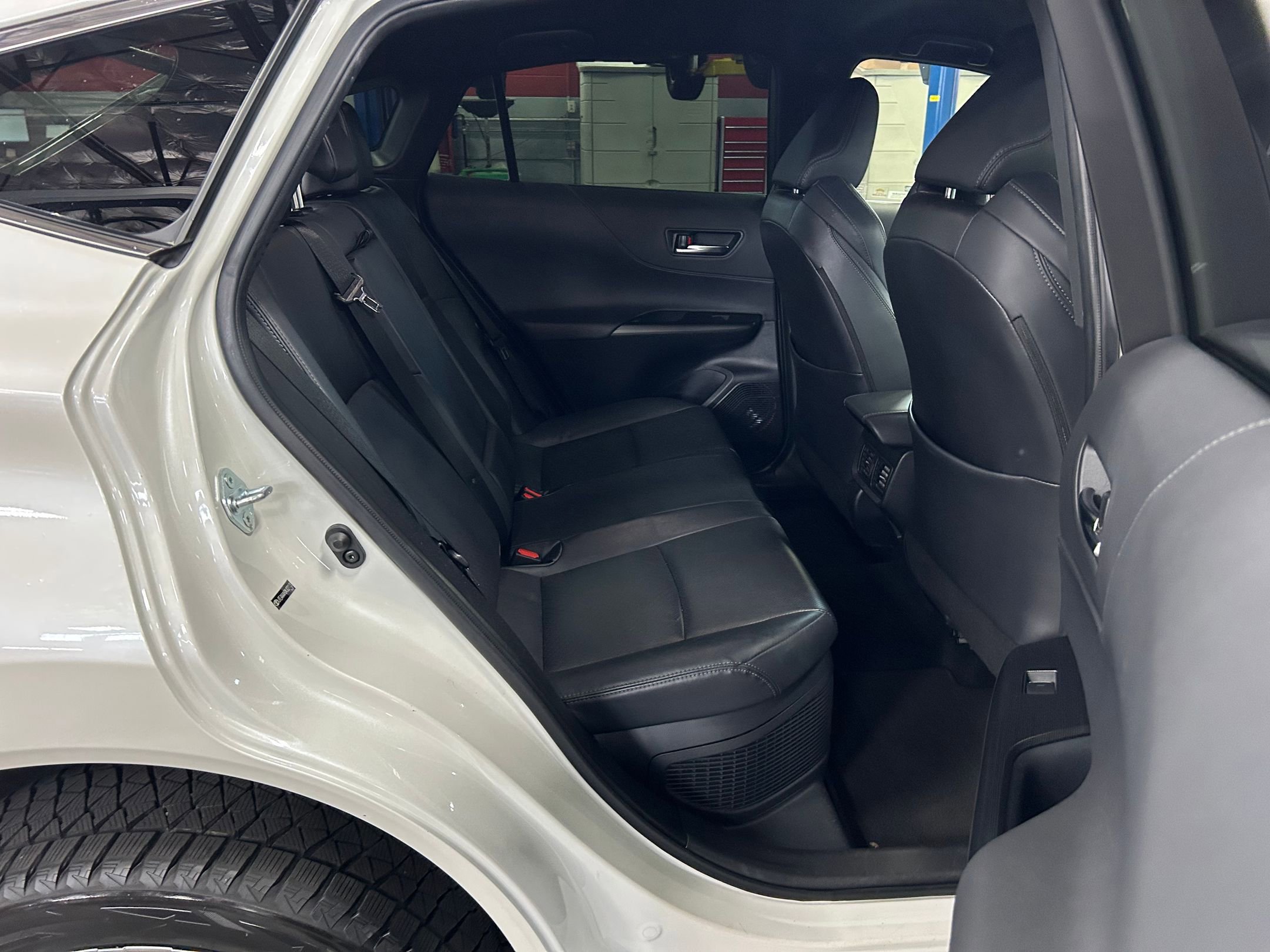 Certified 2021 Toyota Venza XLE w/ Softex Package AWD/4WD image 28