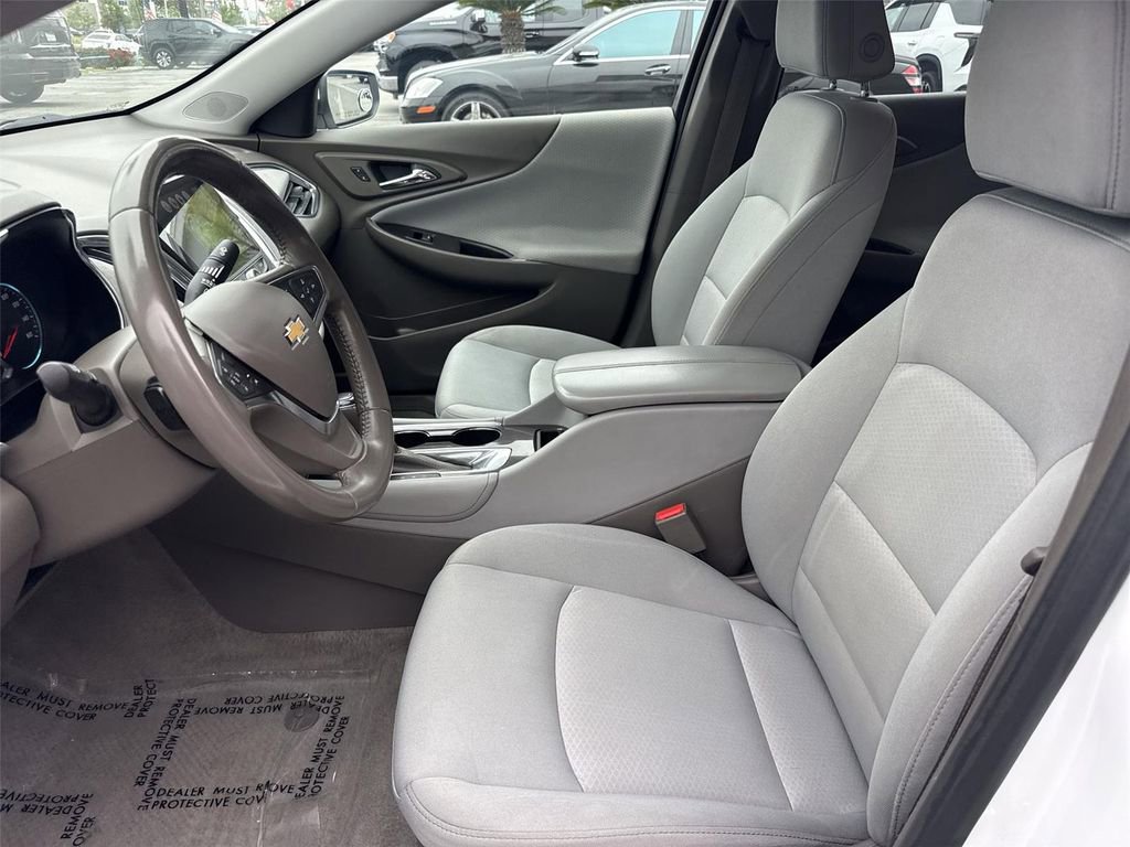 Used 2018 Chevrolet Malibu LT w/ Driver Confidence Package FWD image 17