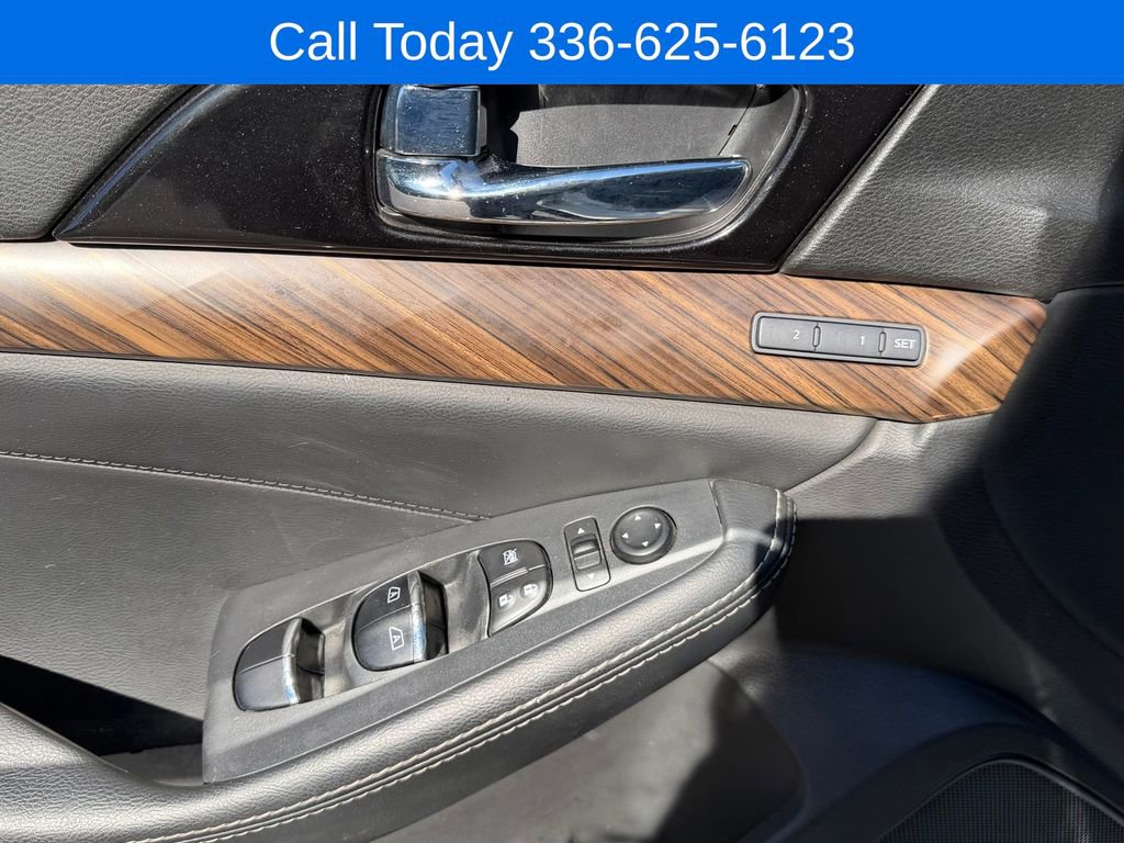 Used 2017 Nissan Maxima Platinum FWD image 14