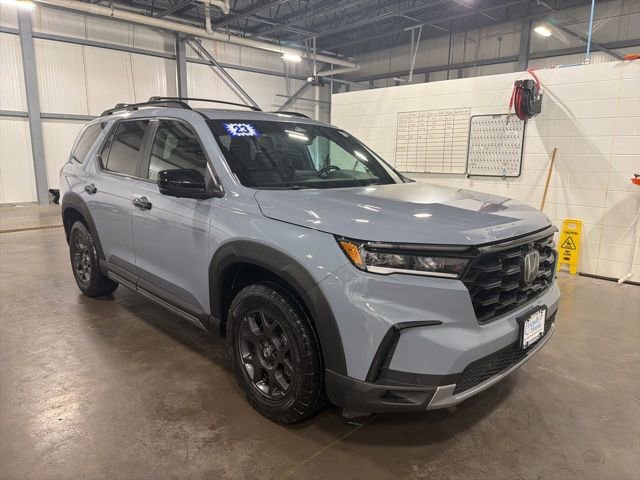 Used 2023 Honda Pilot TrailSport image 6