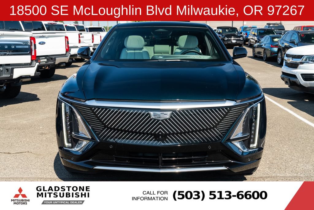 Used 2024 Cadillac Lyriq Luxury AWD/4WD image 2