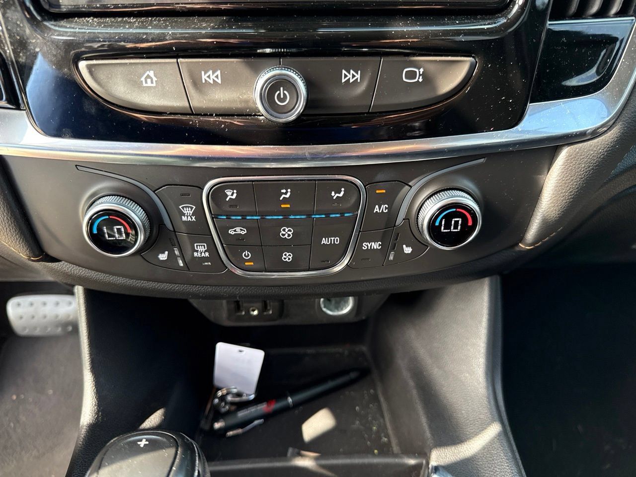 Used 2019 Chevrolet Traverse LT FWD image 24