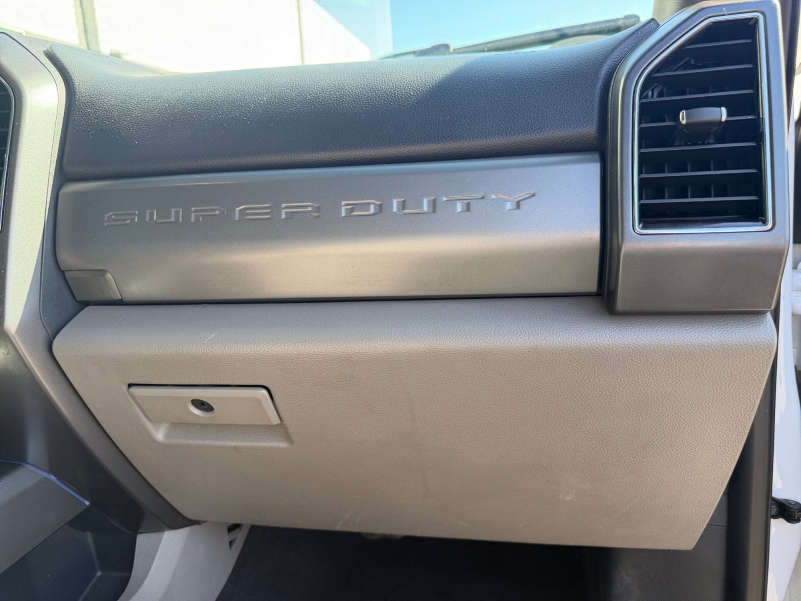 Used 2022 Ford F250 XLT w/ XLT Premium Package AWD/4WD image 31