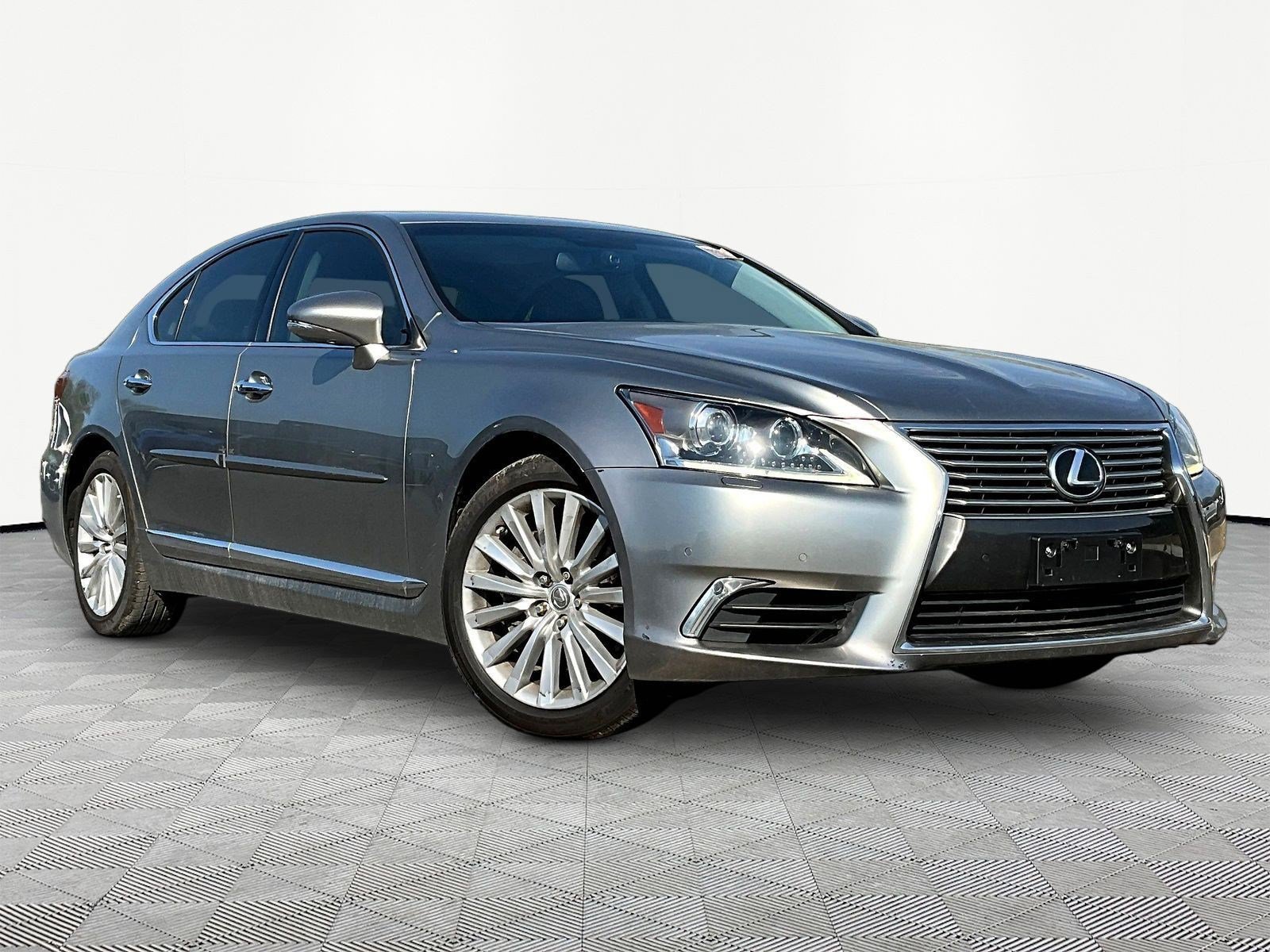 Used 2017 Lexus LS 460 AWD w/ Comfort Package image 7