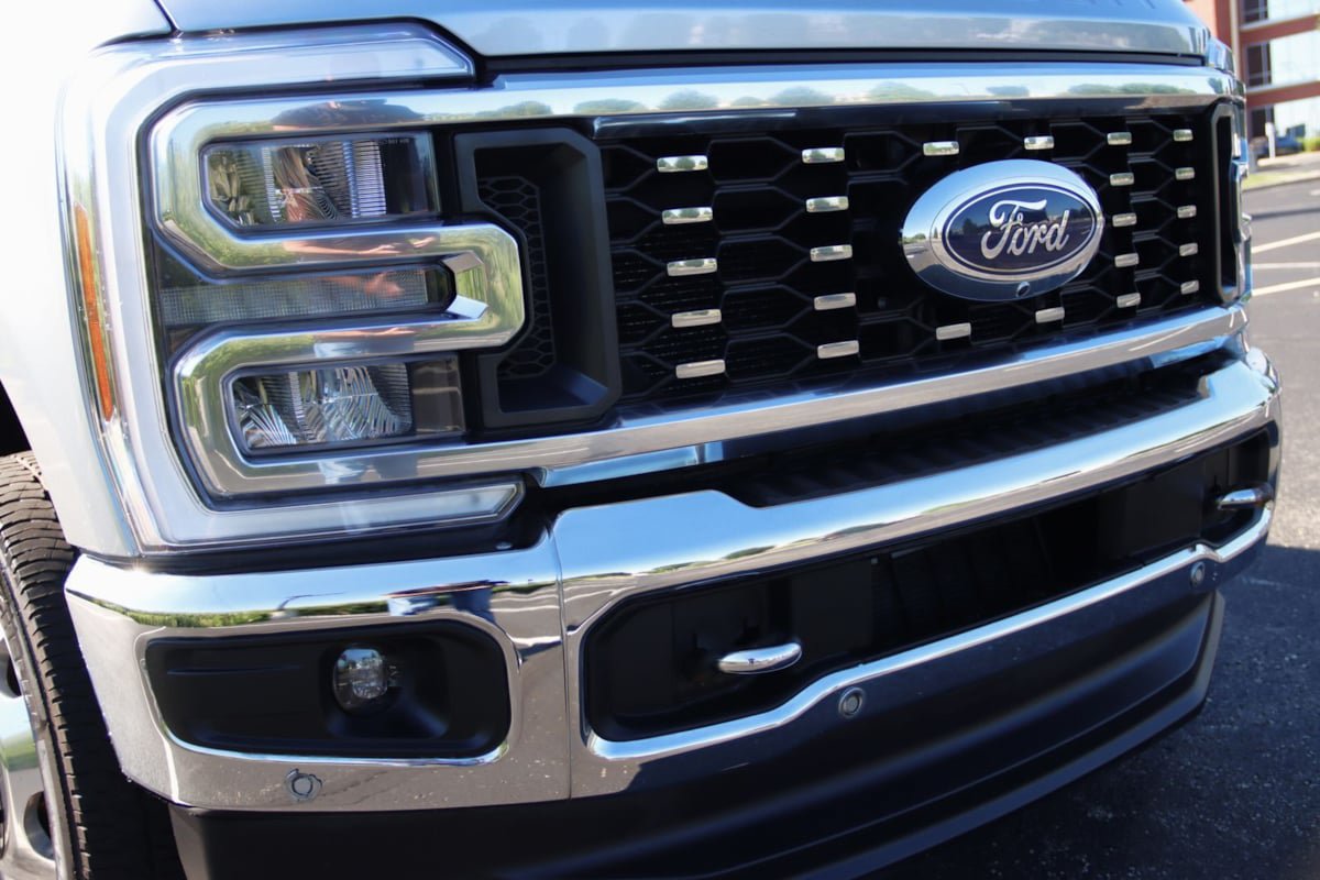 Used 2023 Ford F350 Lariat w/ Lariat Ultimate Package AWD/4WD image 28