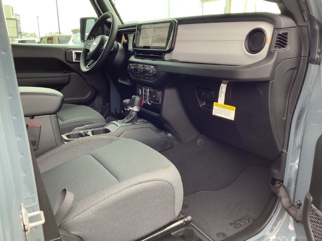 New 2026 Jeep Gladiator Sport AWD/4WD image 36