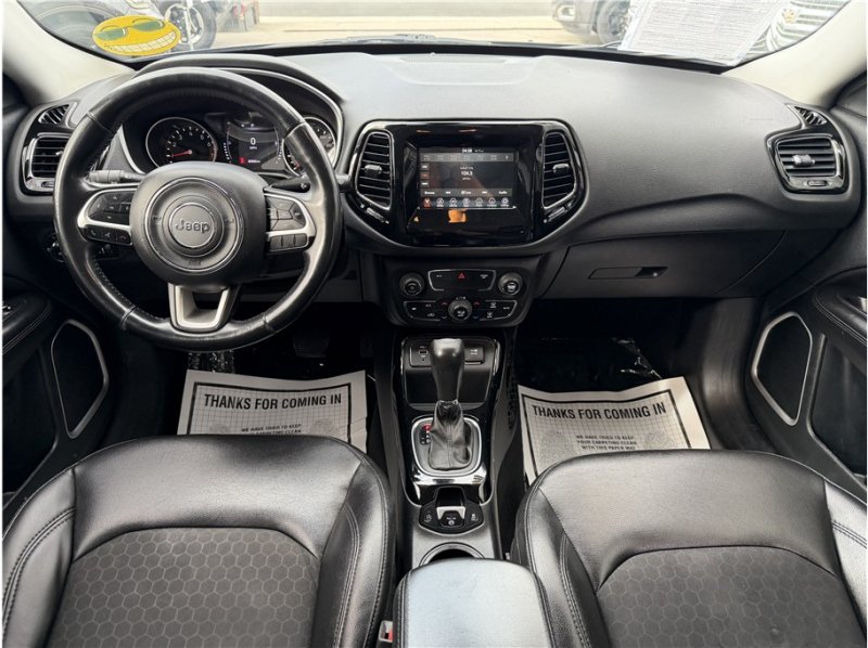 Used 2019 Jeep Compass Latitude FWD image 27