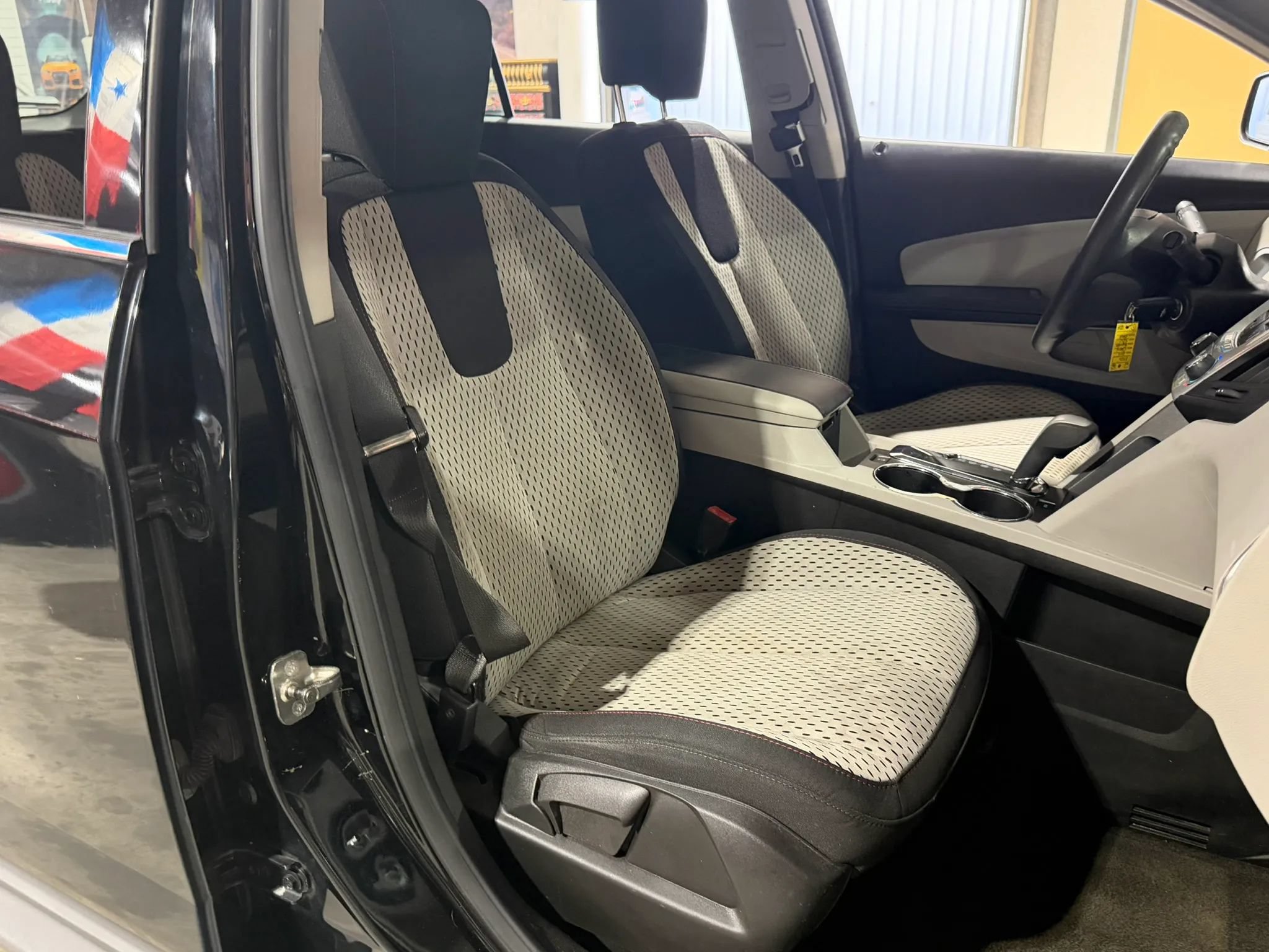 Used 2011 Chevrolet Equinox LS AWD/4WD image 15