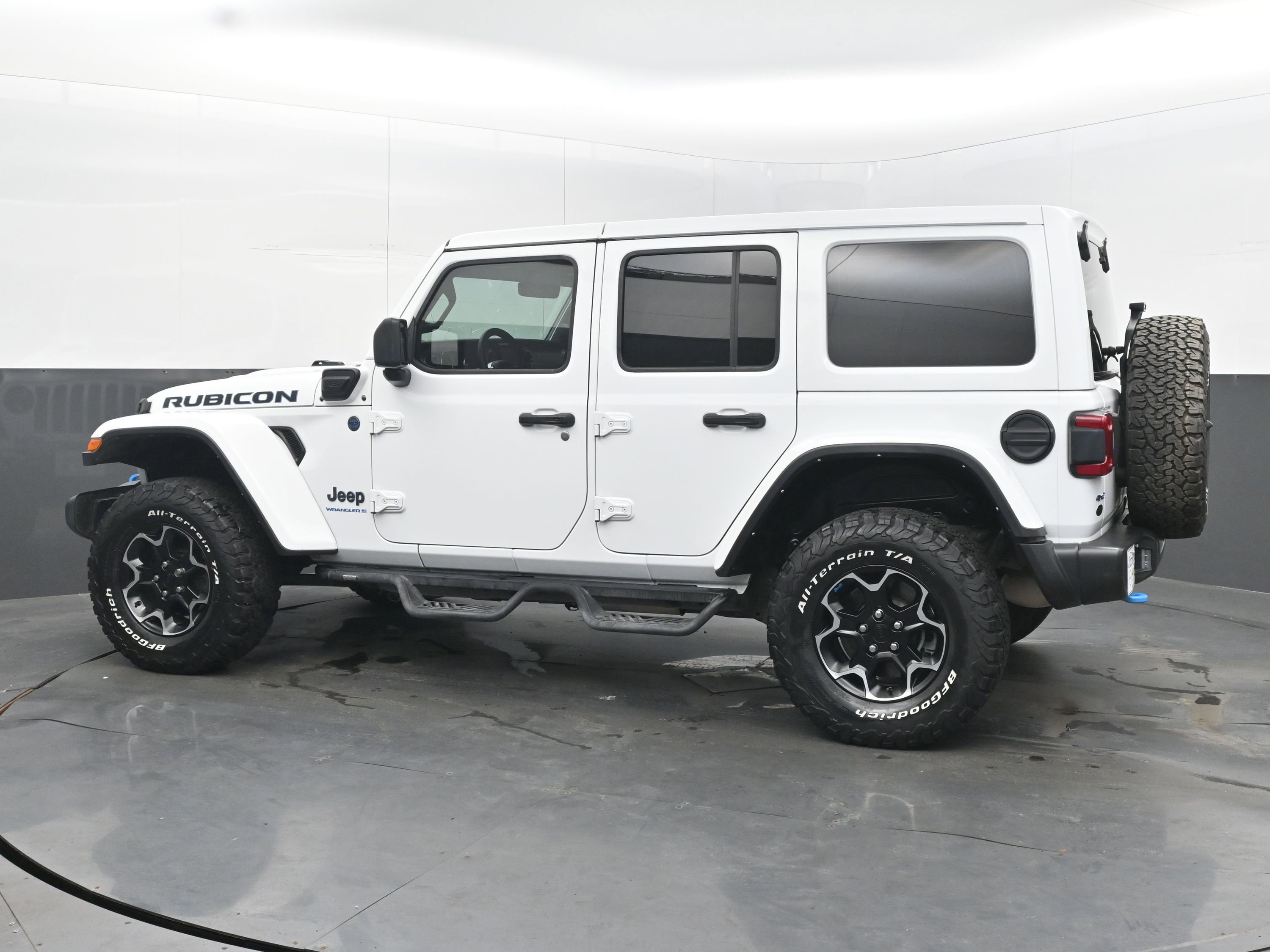 Used 2023 Jeep Wrangler Unlimited Rubicon 4xe w/ Cold Weather Group image 7