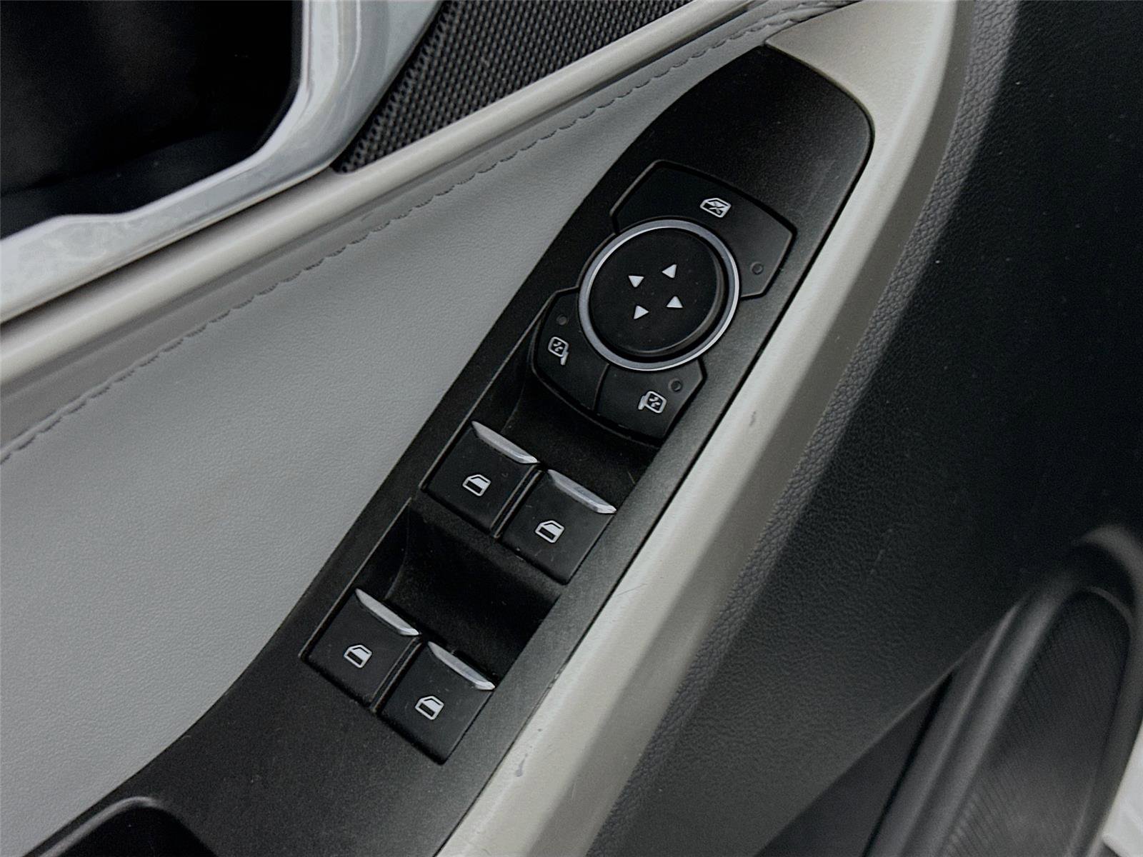 Used 2022 Ford Explorer XLT w/ Equipment Group 202A image 22