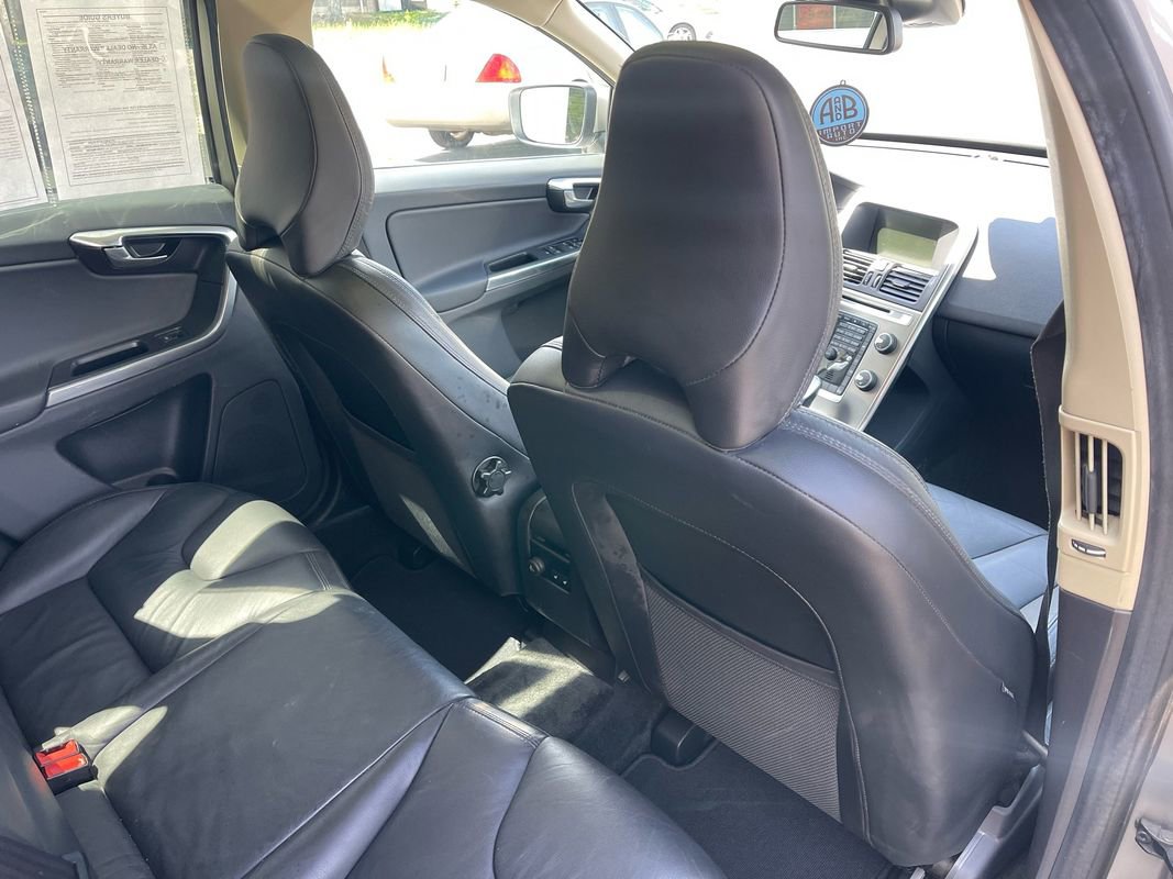 Used 2013 Volvo XC60 T6 Premier Plus AWD/4WD image 16