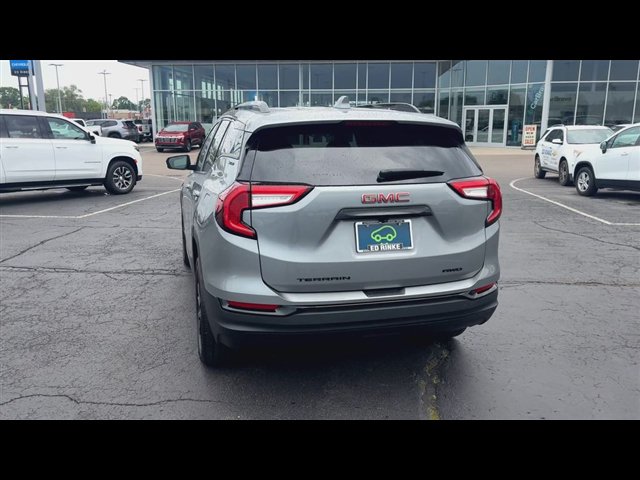 Certified 2023 GMC Terrain SLE w/ Driver Convenience Package AWD/4WD image 7