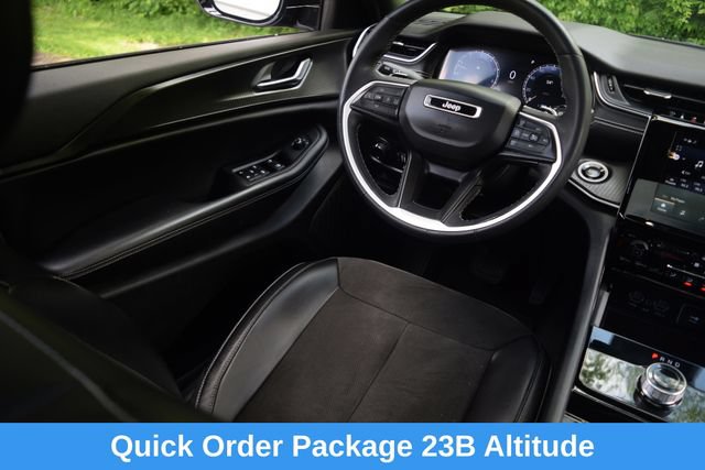 Used 2023 Jeep Grand Cherokee L Laredo AWD/4WD image 2