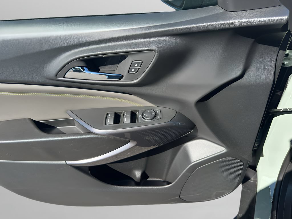 New 2026 Chevrolet Trax ACTIV w/ Driver Confidence Package FWD image 16