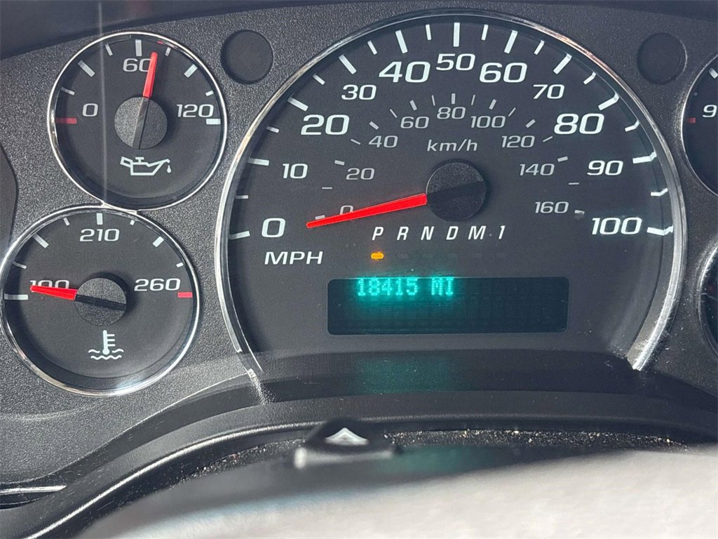 Used 2024 Chevrolet Express 2500 w/ Driver Convenience Package image 17