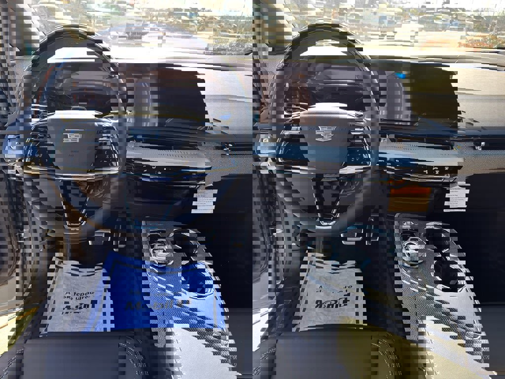 New 2026 Cadillac Optiq Luxury 1 image 25