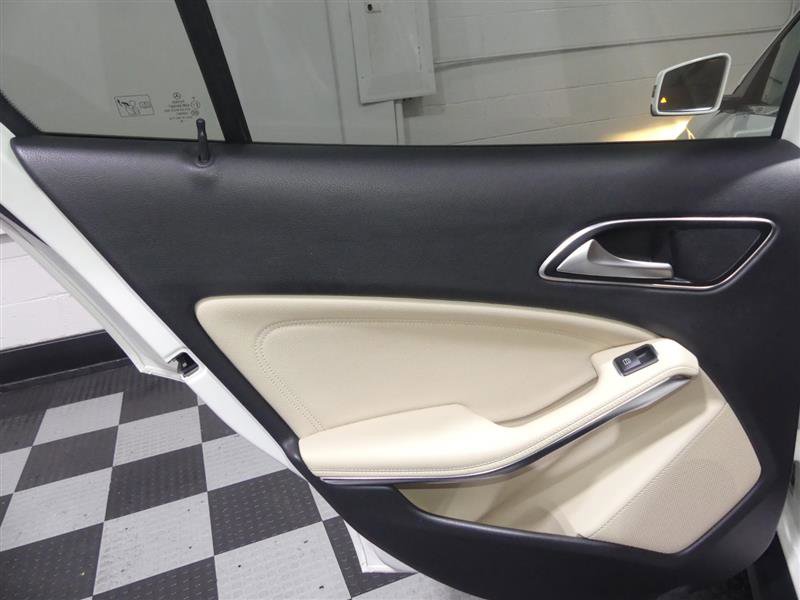 Used 2019 Mercedes-Benz GLA 250 4MATIC image 25