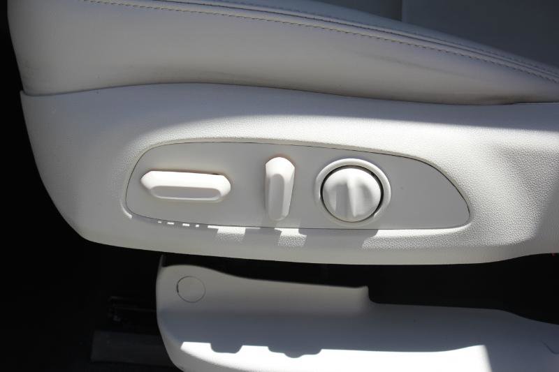 Used 2023 Buick Enclave Essence w/ Sound and Sites Package image 11