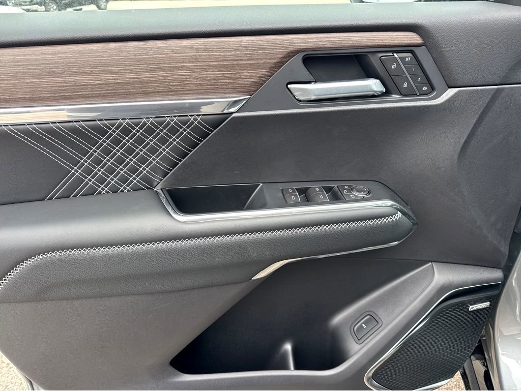 New 2026 GMC Acadia Denali w/ Super Cruise Package image 26