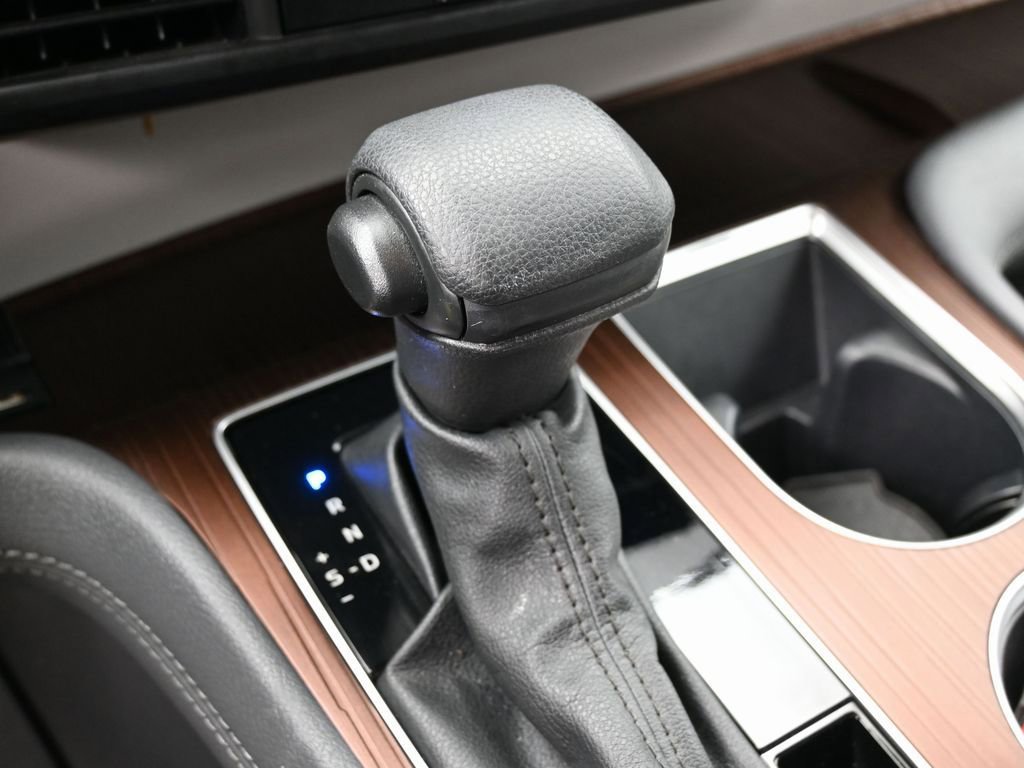 Used 2024 Toyota Sienna LE image 27