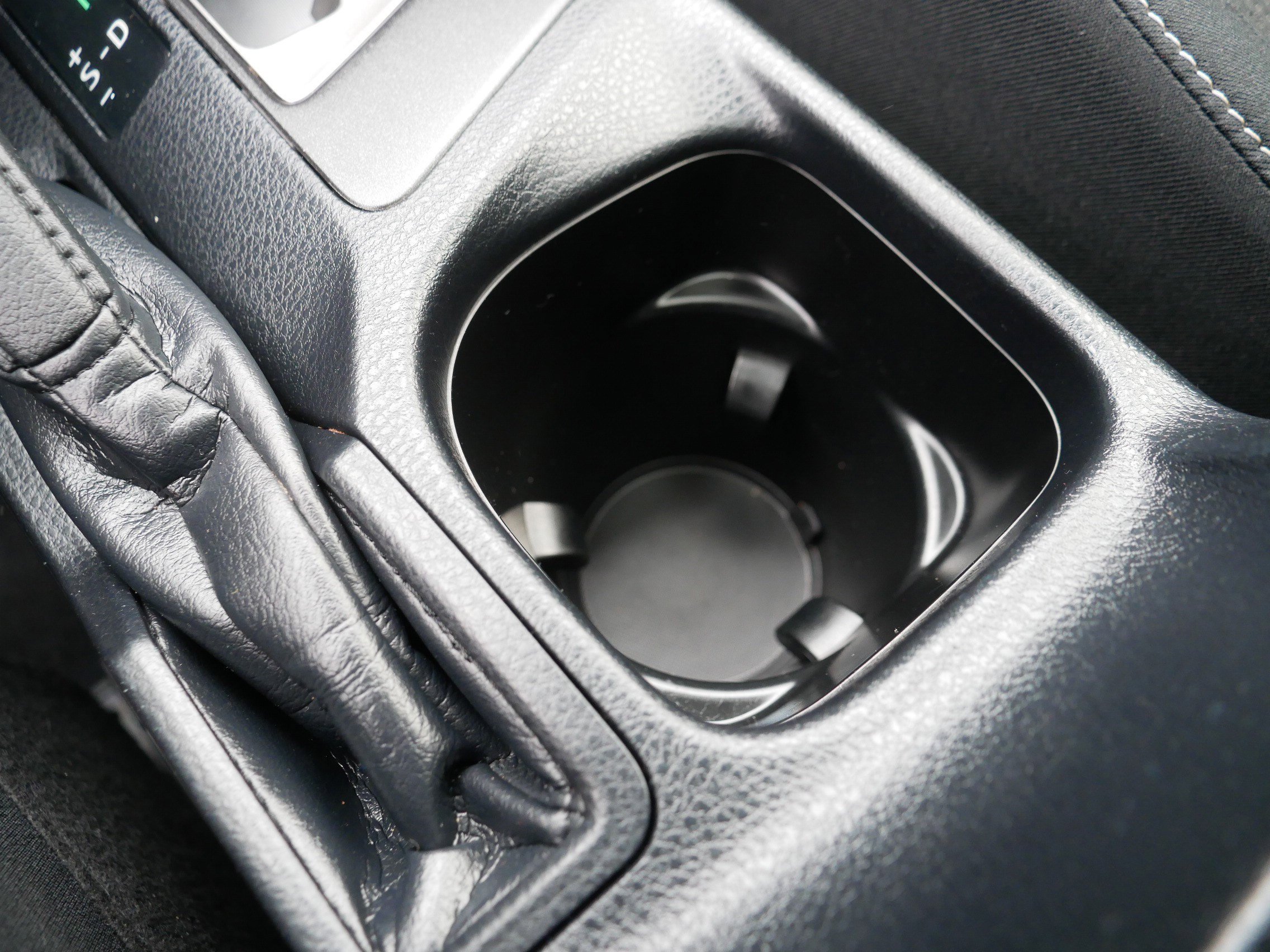 Used 2018 Toyota RAV4 XLE image 35