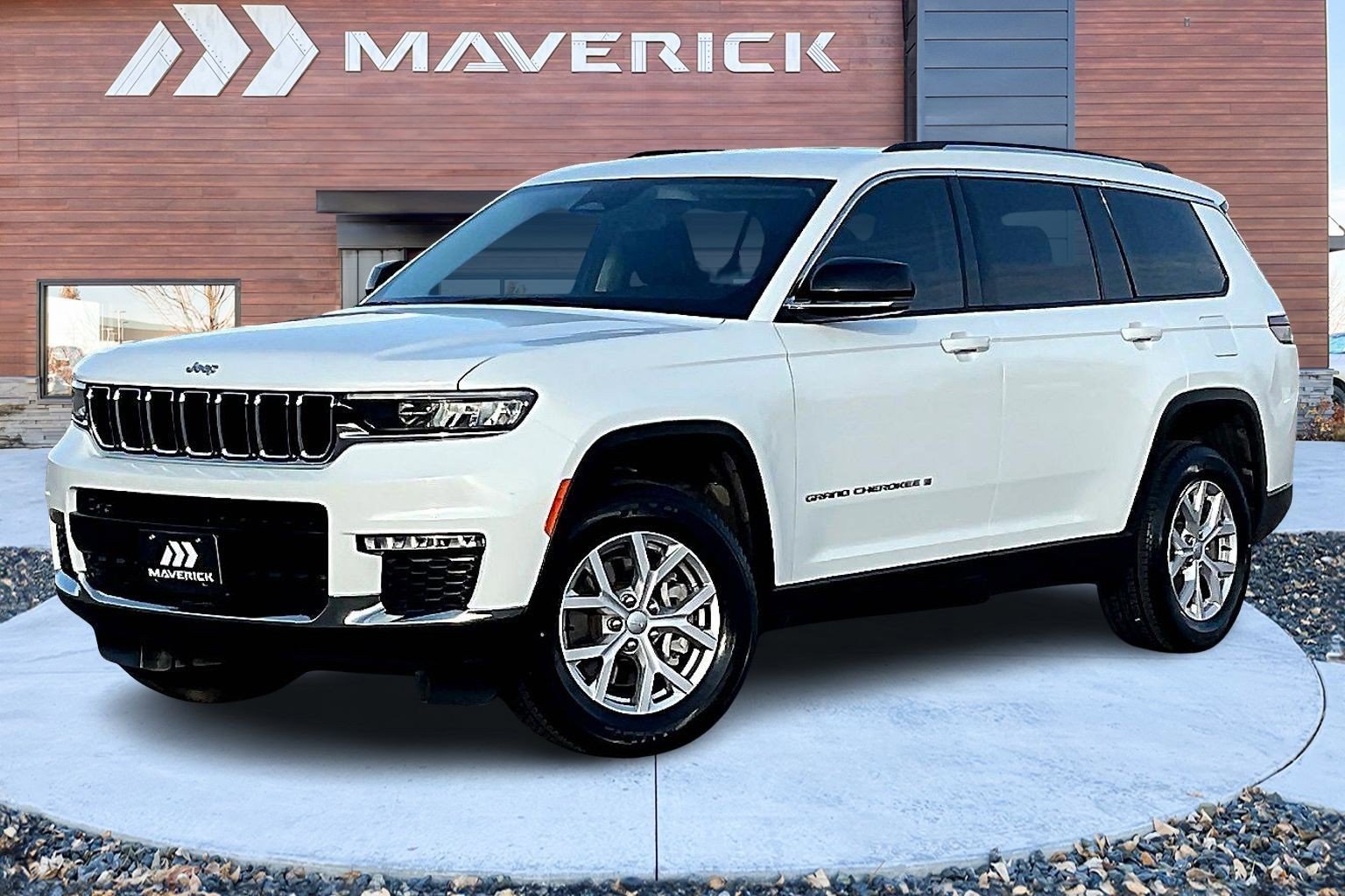 Used 2022 Jeep Grand Cherokee L Limited w/ Trailer Tow Group (B) image 3