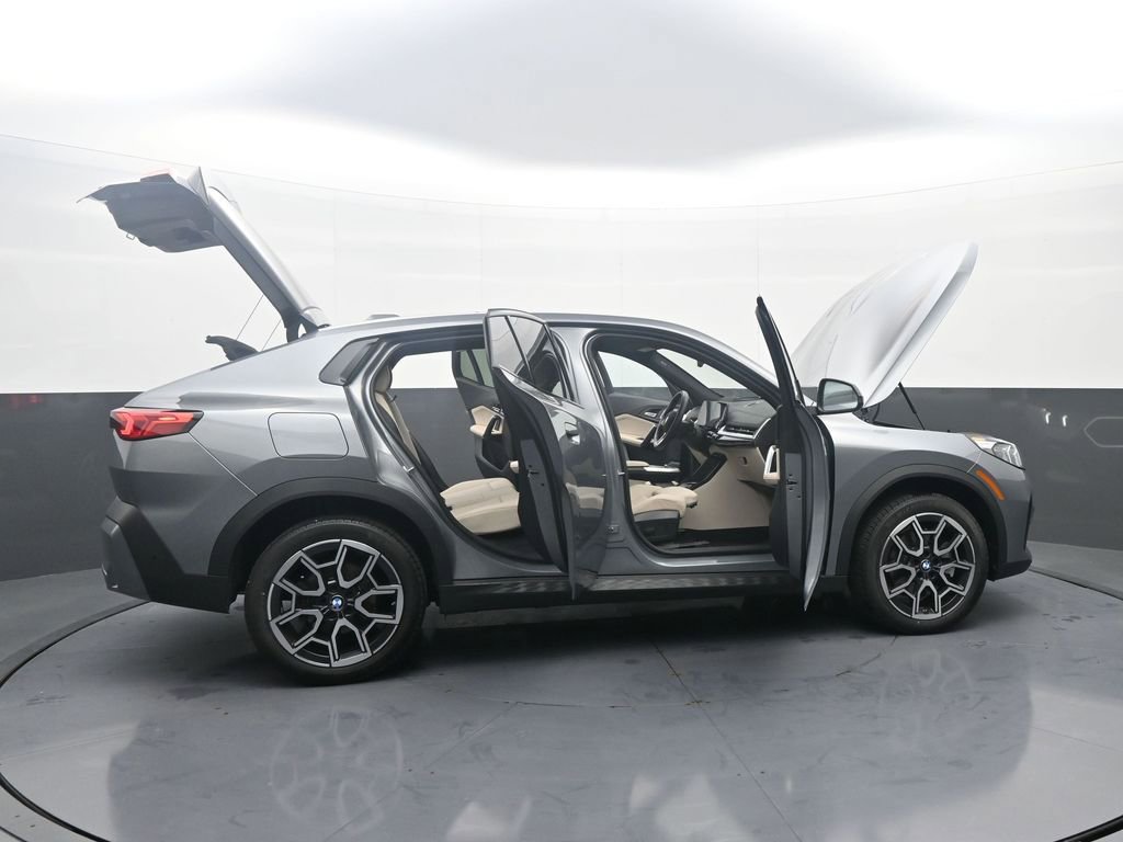 Used 2025 BMW X2 xDrive28i w/ Premium Package image 45