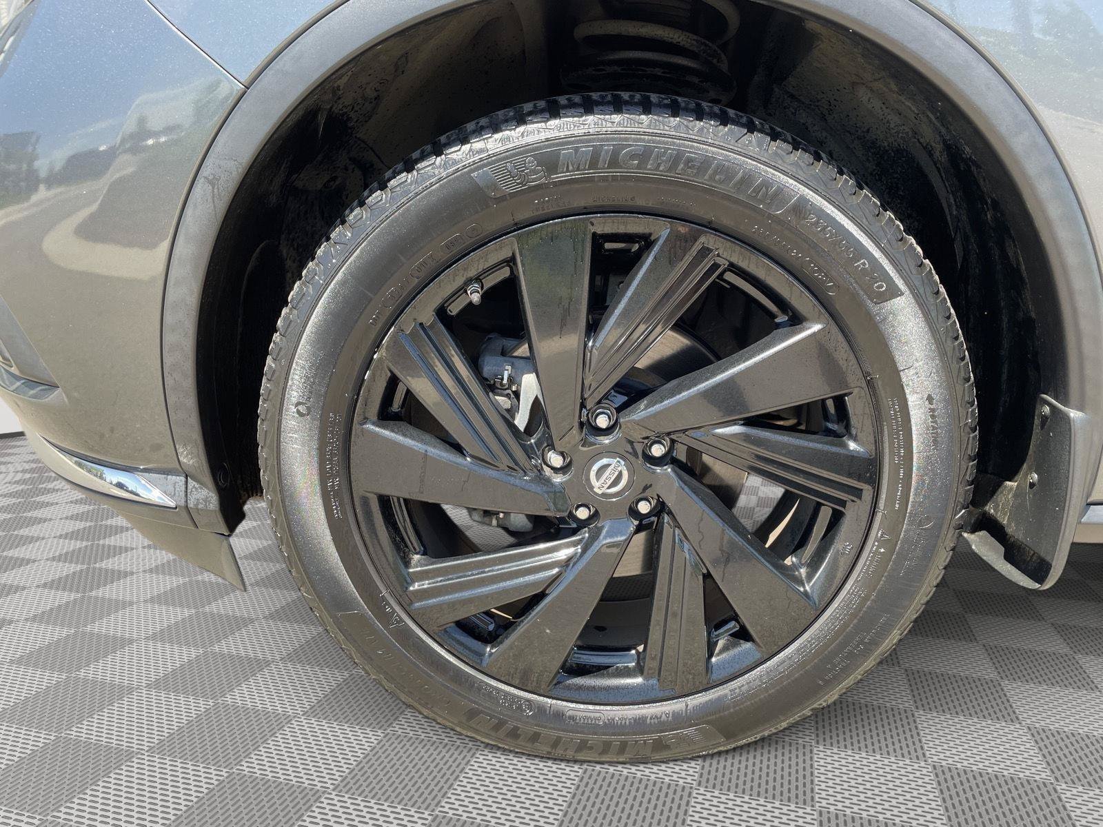 Used 2017 Nissan Murano Platinum w/ Platinum Technology Package FWD image 20