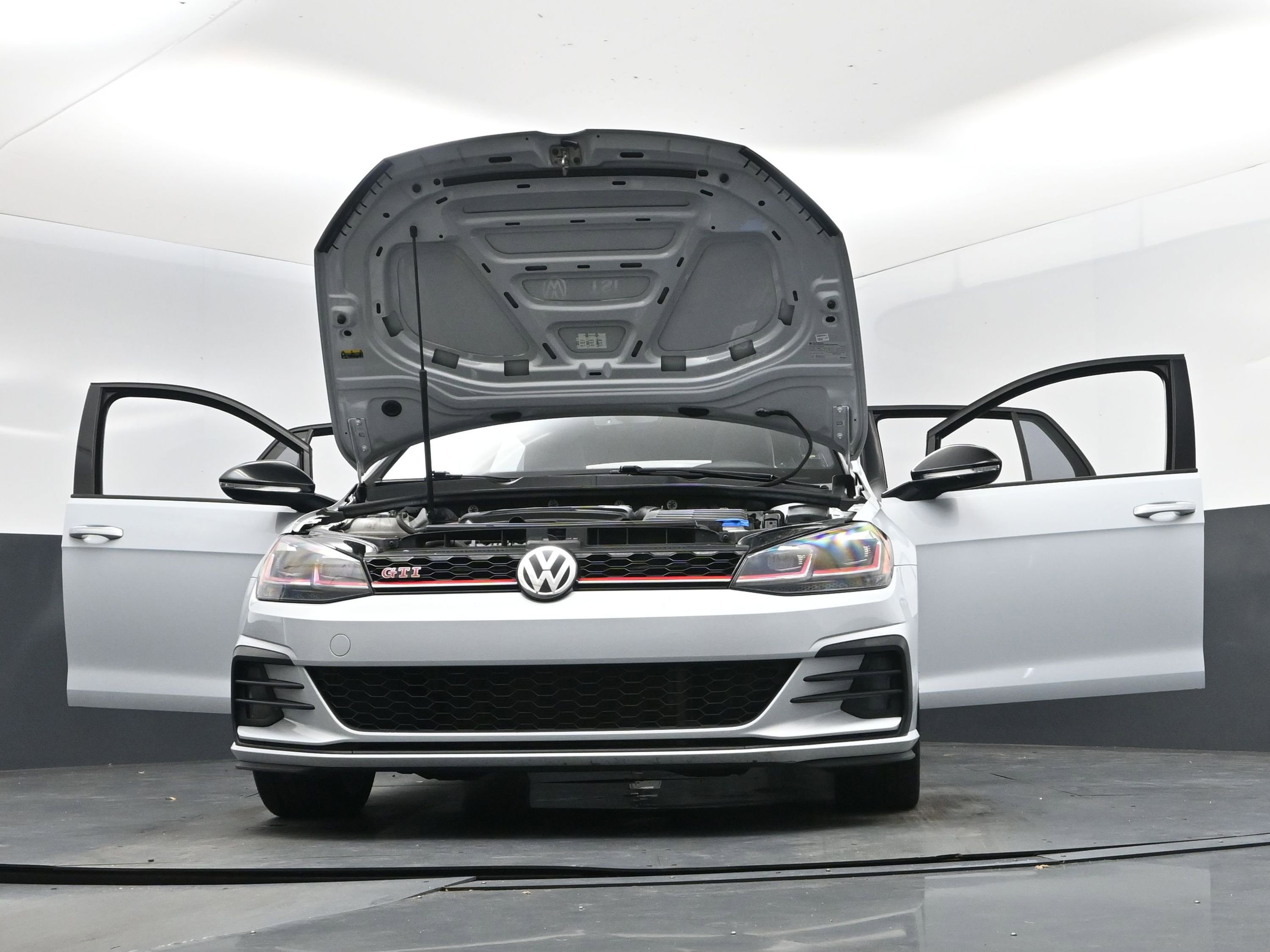 Used 2021 Volkswagen GTI Autobahn image 22