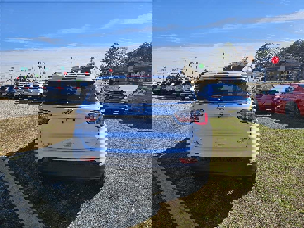 Used 2022 Jeep Compass Latitude image 4