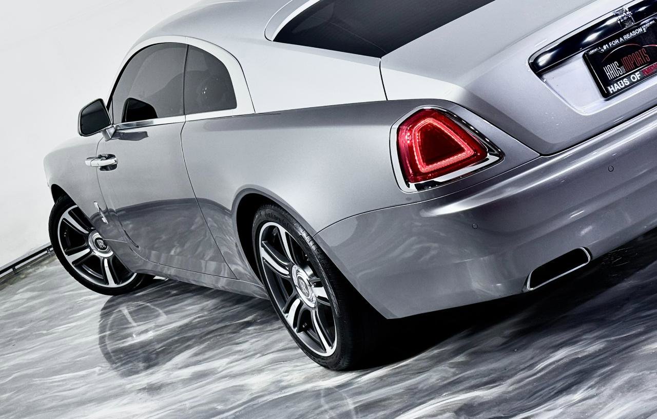 Used 2015 Rolls-Royce Wraith image 18