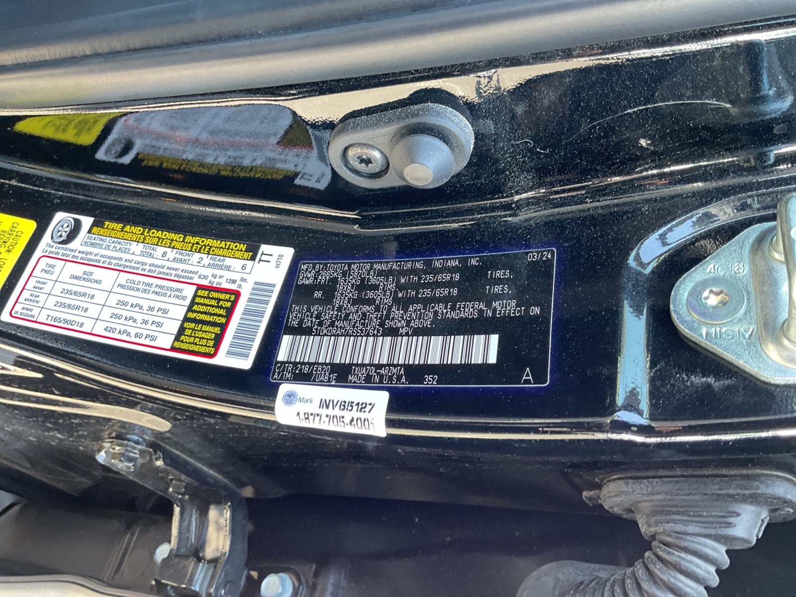Used 2024 Toyota Highlander XLE FWD image 25