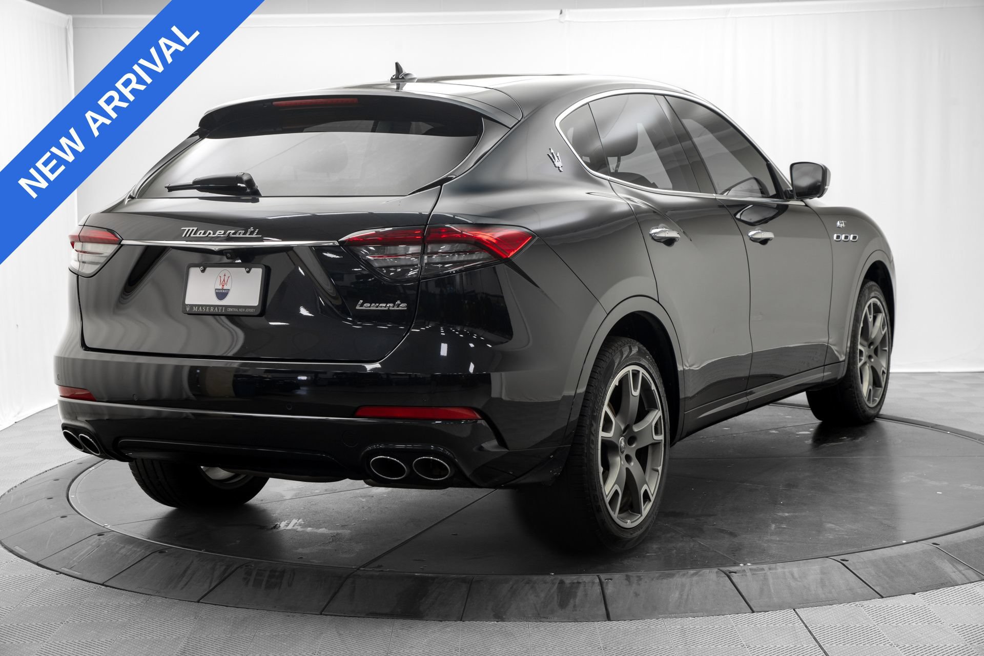 Used 2022 Maserati Levante GT AWD/4WD image 7