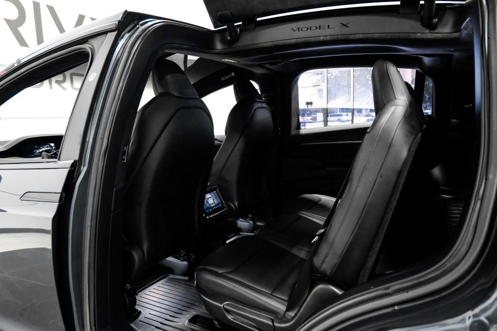 Used 2022 Tesla Model X image 32