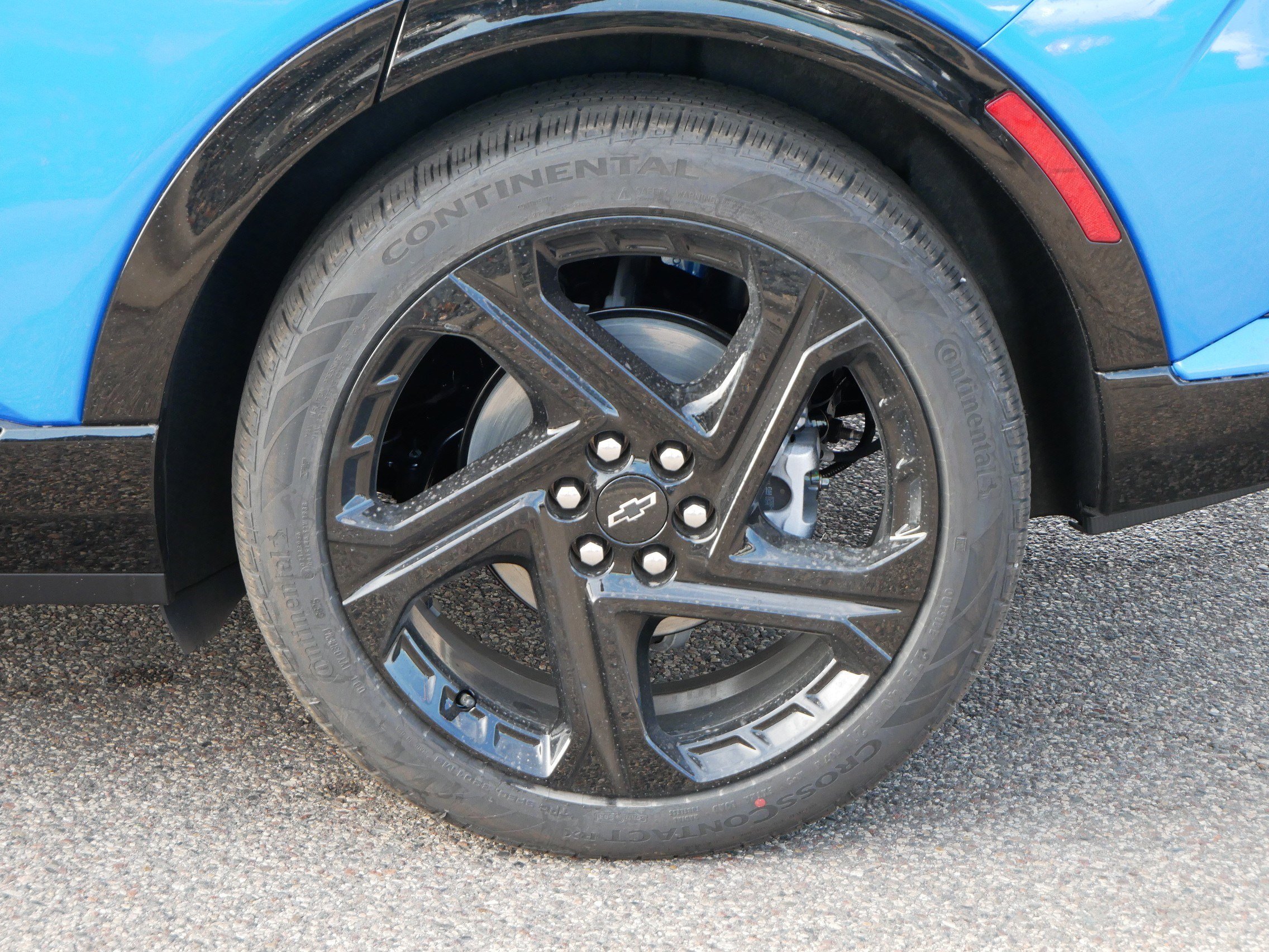 New 2026 Chevrolet Equinox EV RS image 3