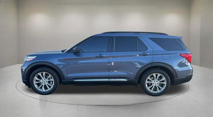 Certified 2021 Ford Explorer XLT w/ Equipment Group 202A RWD image 5