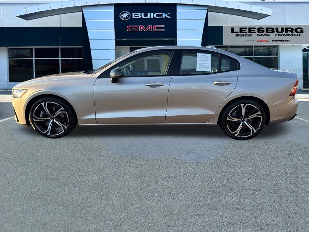 Used 2024 Volvo S60 B5 Plus w/ Climate Package image 4