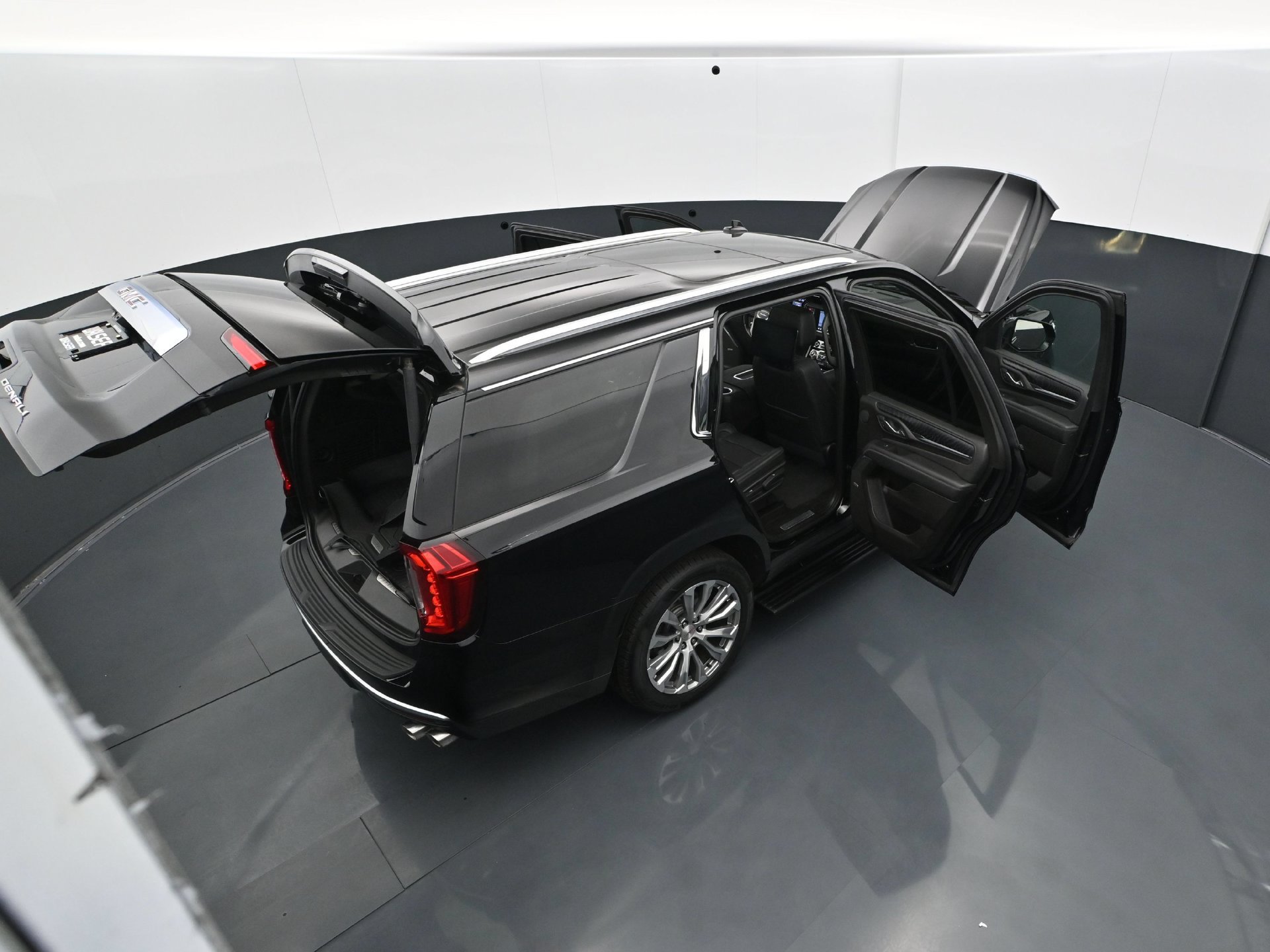 Used 2021 GMC Yukon Denali w/ Denali Ultimate Package AWD/4WD image 41