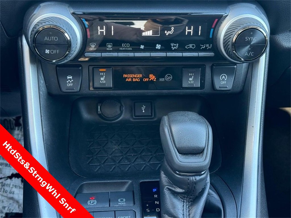 Used 2022 Toyota RAV4 XLE w/ Convenience Package image 22