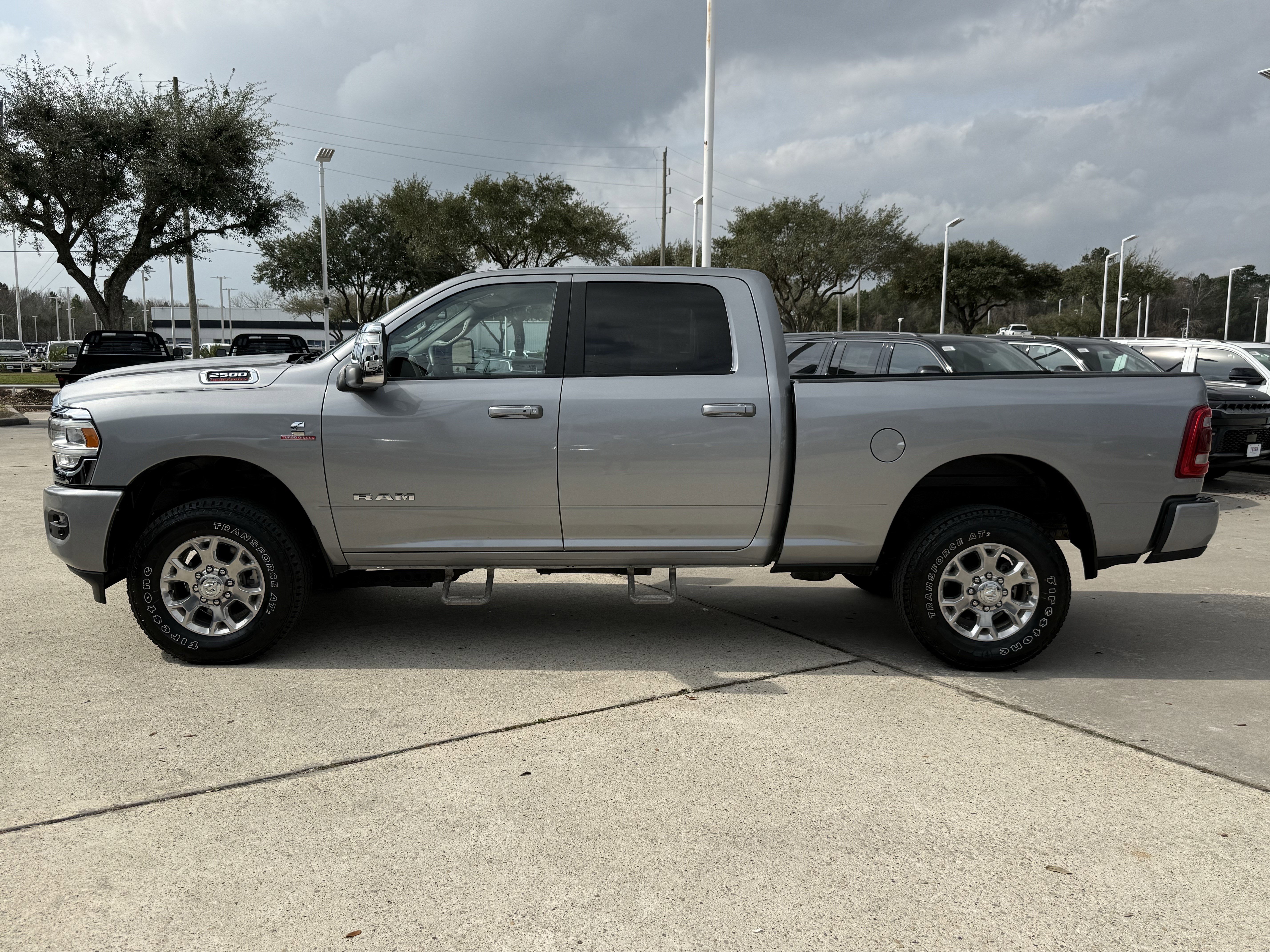 Used 2024 RAM 2500 Laramie AWD/4WD image 8