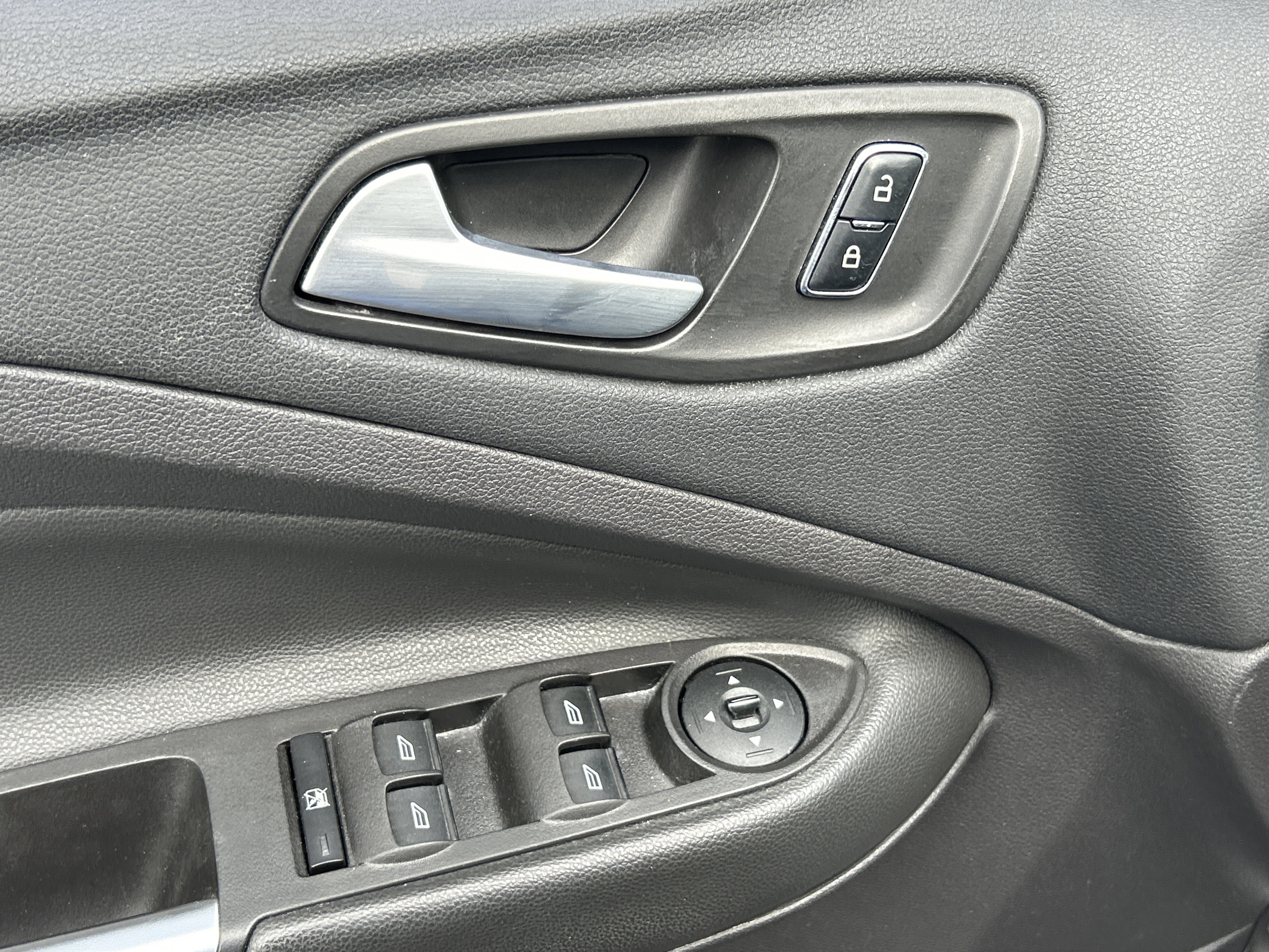 Used 2016 Ford Escape SE image 12